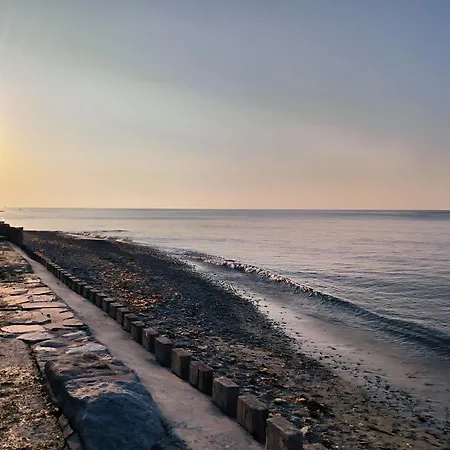 Σπίτι διακοπών Maison Atypique Face A La Mer, Les Pieds Dans L'eau Urville-Nacqueville
