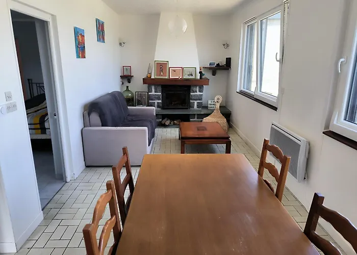 Maison Atypique Face A La Mer, Les Pieds Dans L'eau