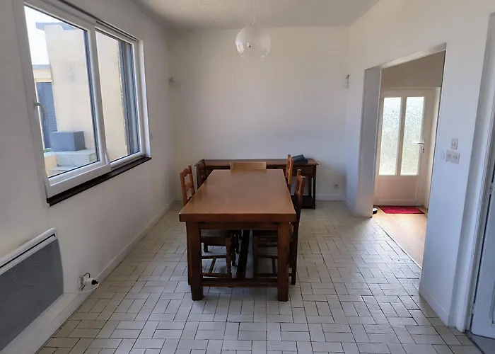 Maison Atypique Face A La Mer, Les Pieds Dans L'eau